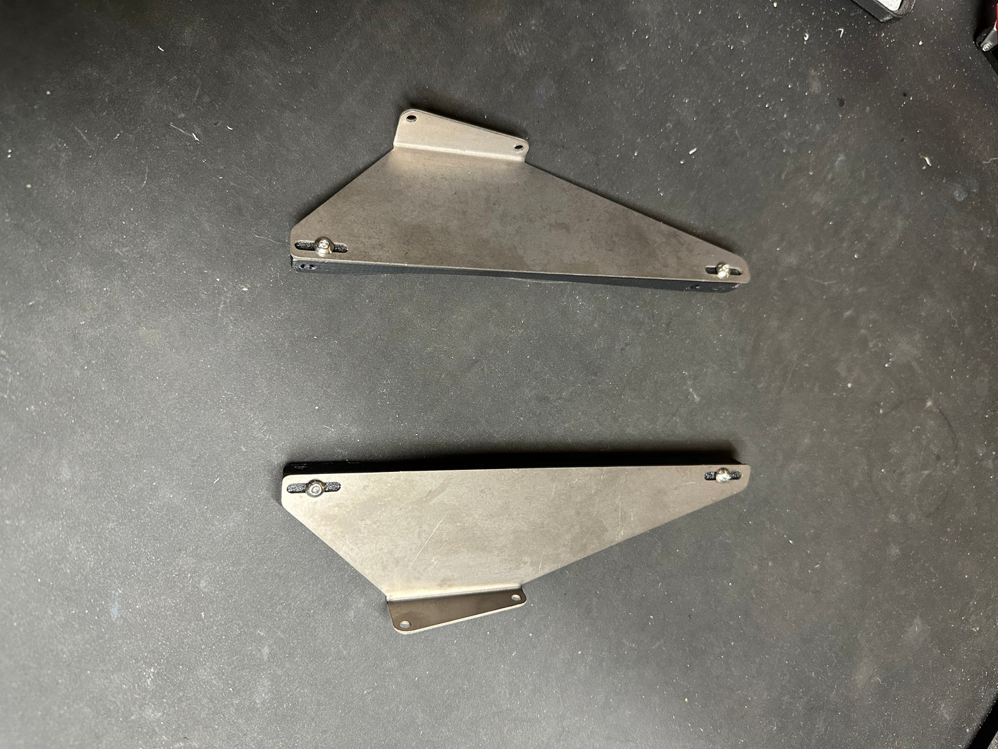 Titanium Adjustable XtraCab Body Mount Sliders for Yumi LWB Leaf Chassis